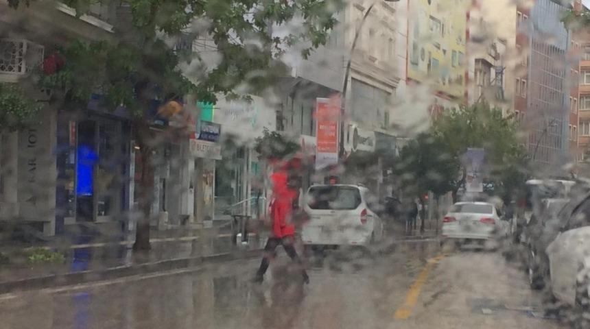 Meteoroloji, 5 ilde yağışların devam edeceğini bildirdi