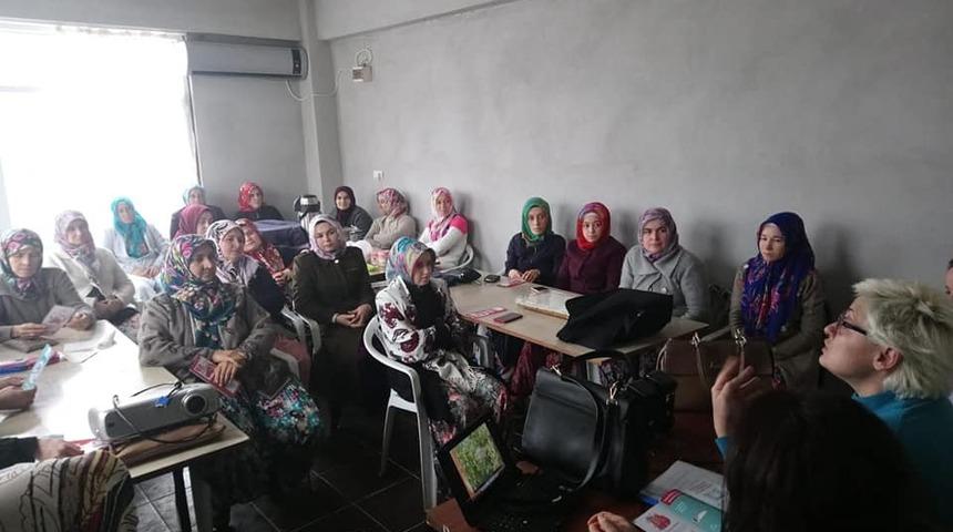 K&ouml;yl&uuml; kadınlara "Sağlıklı Beslenme ve Diyet" semineri