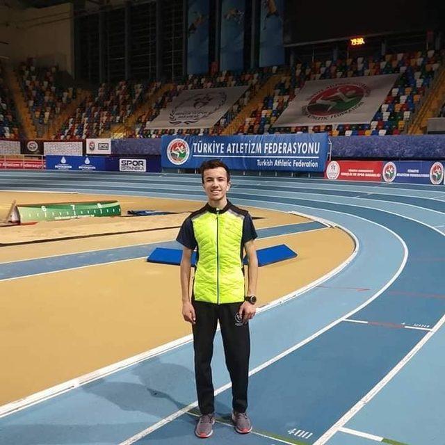 Simavlı sporcudan atletizm birinciliği