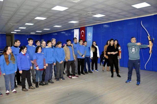 ’Mutlu Çarşamba’ projesiyle mutluluklarına ortak oldular