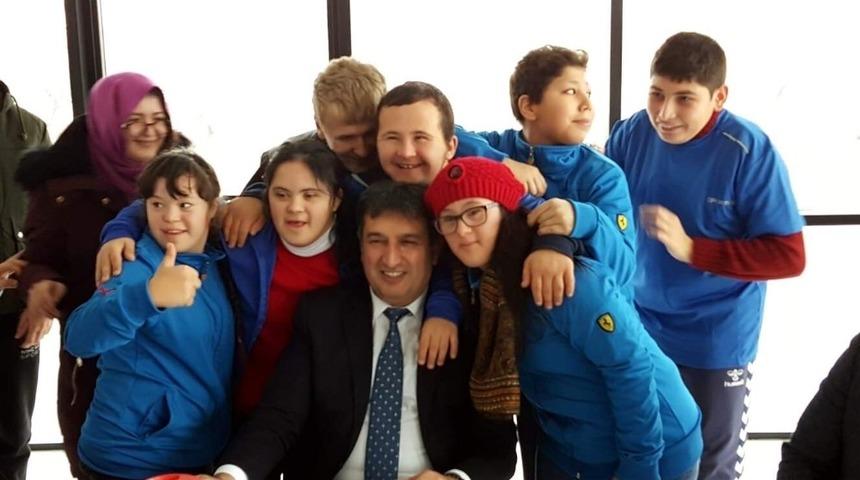 &rsquo;Mutlu &Ccedil;arşamba&rsquo; projesiyle mutluluklarına ortak oldular