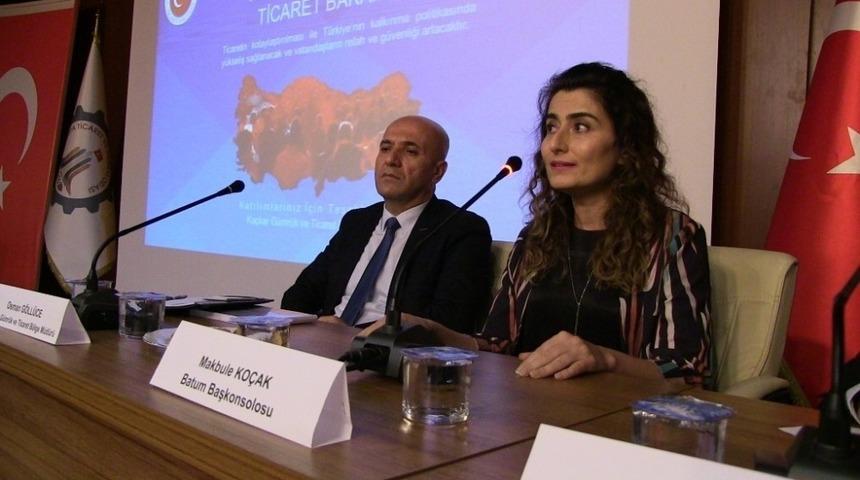 Hopa&rsquo;da G&uuml;rcistan&rsquo;a yapılan ticareti konuştular