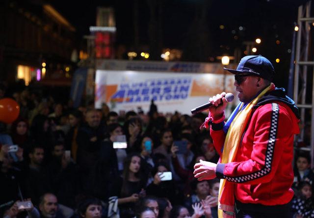 Venezuelalı sanatçı hayran bıraktı