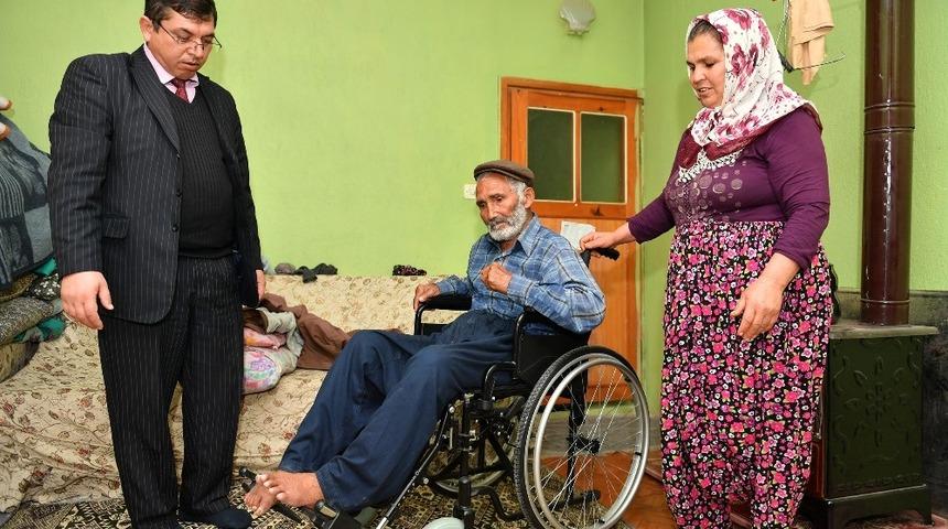 B&uuml;y&uuml;kşehir&rsquo;den İbrahim dedeye tekerlekli sandalye