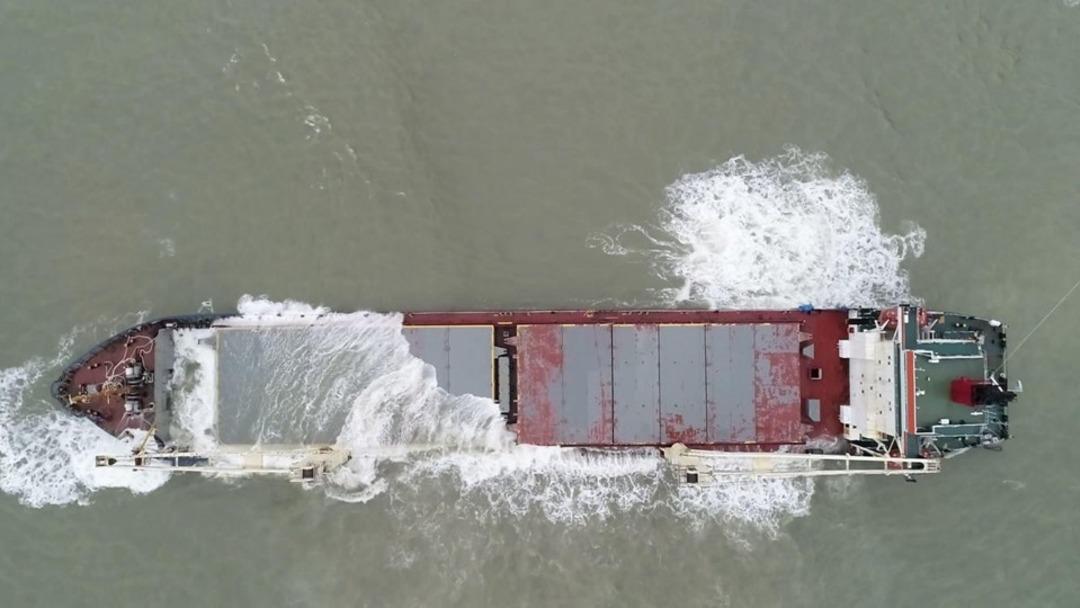 Şile'de karaya oturan gemi havadan g&ouml;r&uuml;nt&uuml;lendi