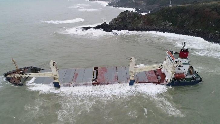 Şile'de karaya oturan gemi havadan görüntülendi G5