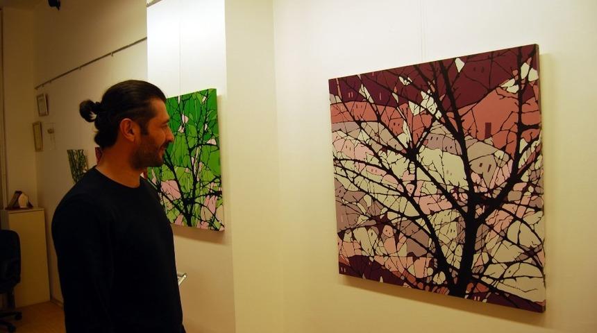 Do&ccedil;. Dr. Ahmet dalkıran&rsquo;ın sergisi ilgi g&ouml;r&uuml;yor