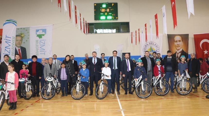 Kandıralı öğrenciler bisikletlerine kavuştu