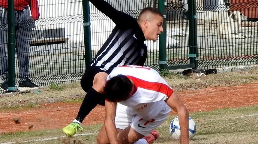 Lider Torbalıspor, &Ccedil;eşme&rsquo;den 1 puanla d&ouml;nebildi