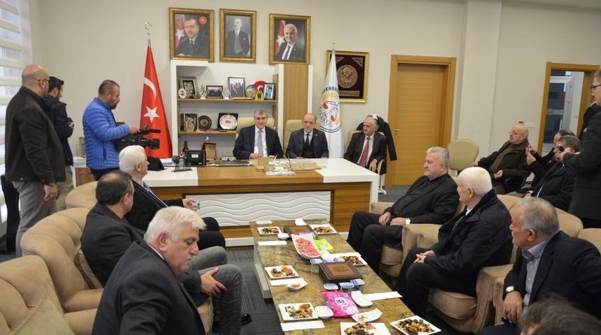 Ekrem Y&uuml;ce, Erenler Belediyesini ziyaret etti