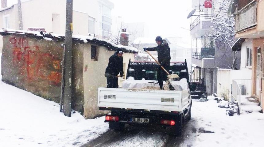 Tekirdağ B&uuml;y&uuml;kşehir Belediyesinden kar mesaisi