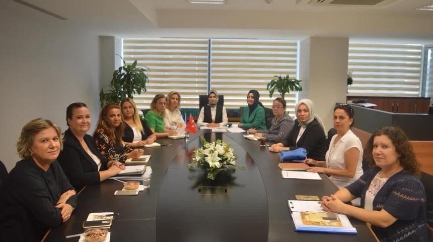 AK Parti kadın kolları 30 il&ccedil;ede eğitime başladı