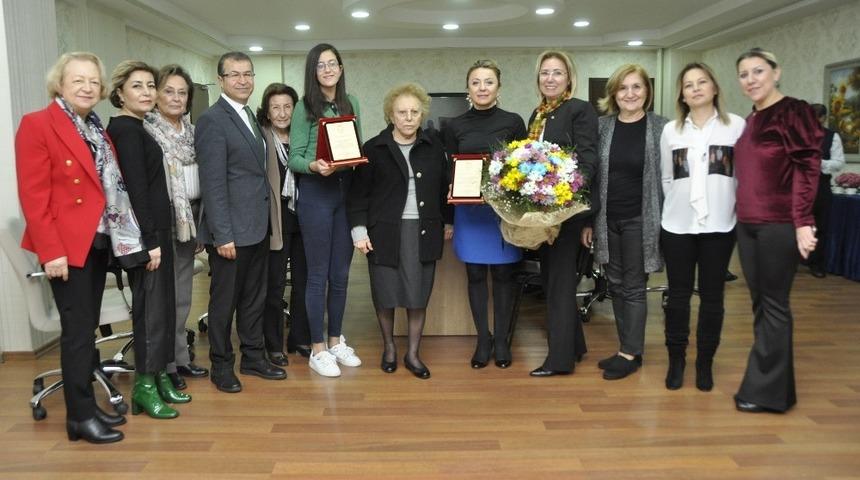 GKV&rsquo;li Naz&rsquo;a Uluslararası Resim &Ouml;d&uuml;l&uuml;