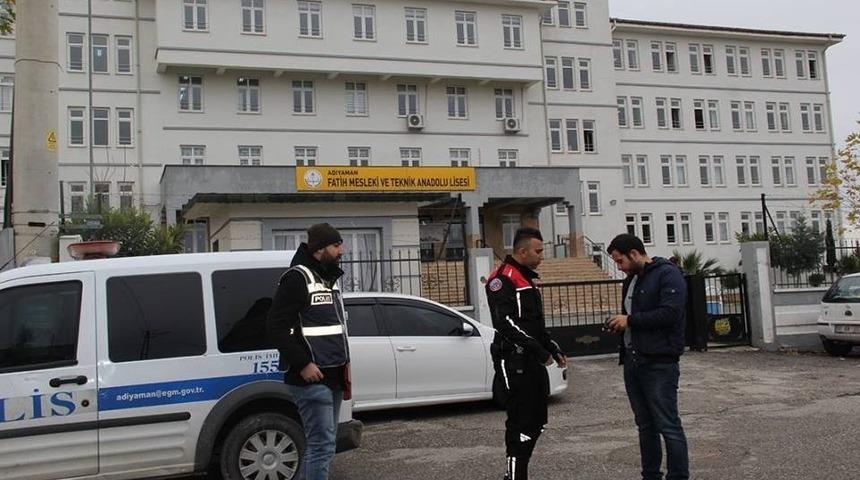 Okul önlerinde ile çevresinde asayiş ve trafik uygulaması yapıldı