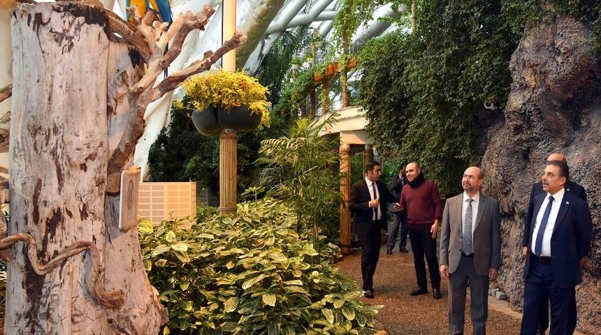 Vali Toprak, Tropikal Kelebek Bahçesi’ni gezdi