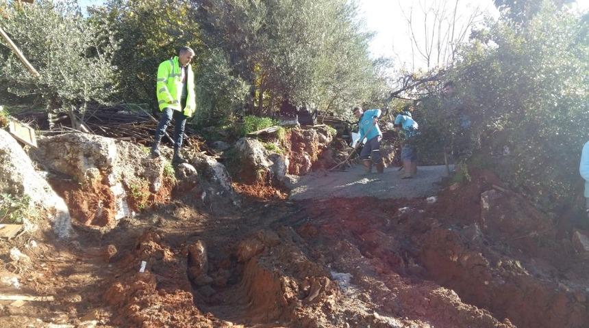 Yol betonlama &ccedil;alışmaları devam ediyor