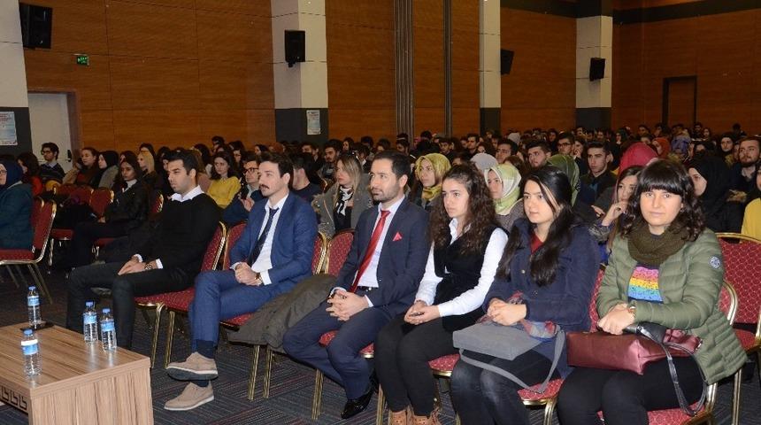 Geleceğin paramedikleri panelde buluştu