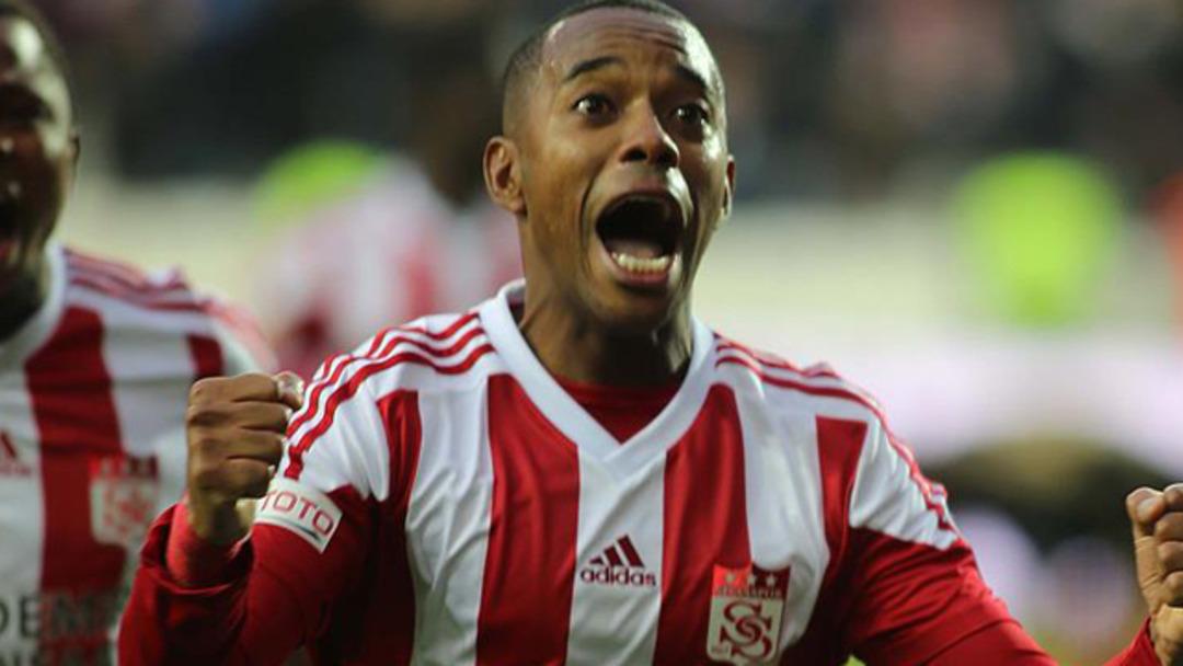 Robinho: VAR'dan hoşlanmıyorum. Attığımız gole sevinemiyoruz