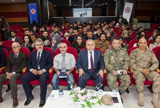 Hakkari’de ‘Beyaz Çöl Antarktika Kıtasındaki İzlenim ve Çalışmalarım’ konferansı