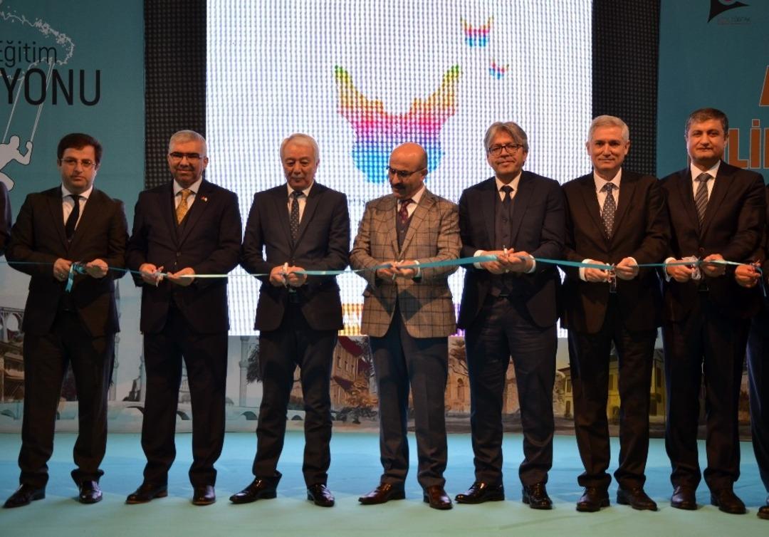 Adana&rsquo;da "Bilim Şenliği" başladı