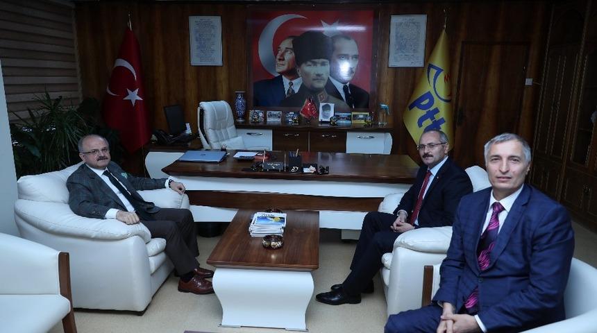 Vali &Ccedil;akacak PTT Eskişehir Başm&uuml;d&uuml;rl&uuml;ğ&uuml;&rsquo;n&uuml; ziyaret etti