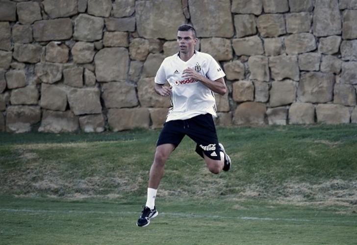 Pepe Wolverhampton Wanderers yolcusu G5