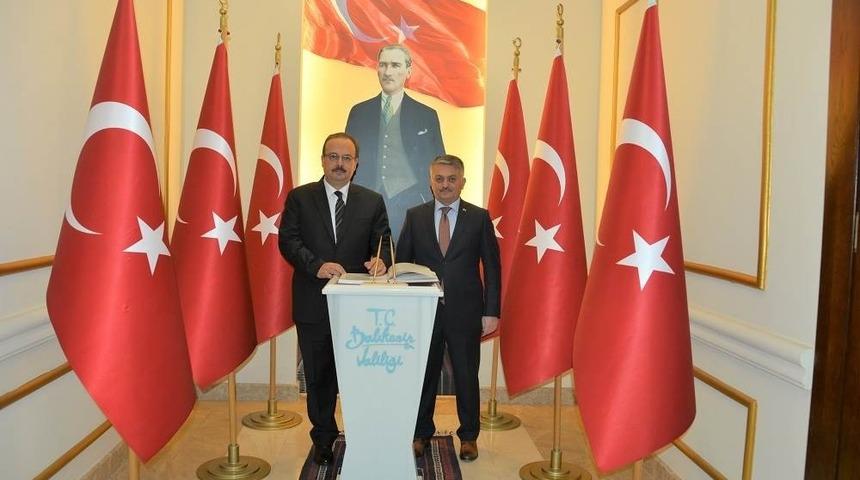 Vali Yazıcı, Bursa Valisi Cabbolat&rsquo;ı ağırladı
