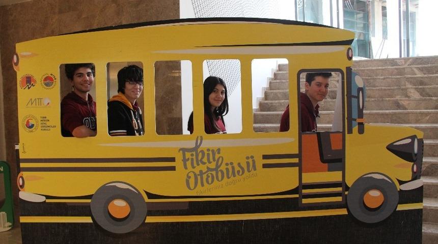 Mersin’de ’Fikir Otobüsü ve Fikir Otobüsü Lise Projesi’ tanıtıldı