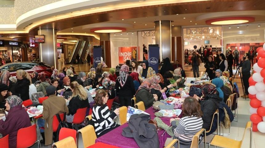 Malatya Parkta &lsquo;&rsquo;Elden Ele&rsquo;&rsquo; &ouml;rg&uuml; &ouml;rme etkinliği