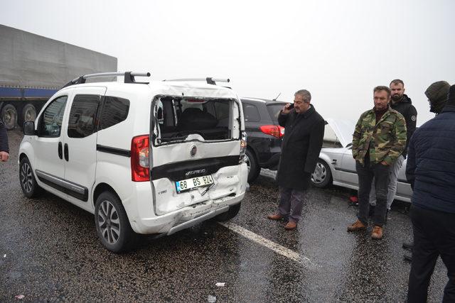 Aksaray'da 10 aracın karıştığı zincirleme kaza: 2 yaralı