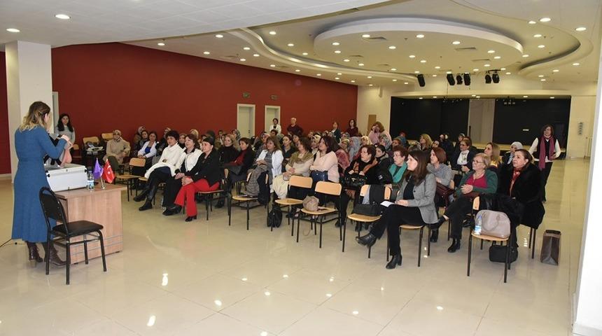 Kanserle mücadeleye yönelik eğitimler sürüyor