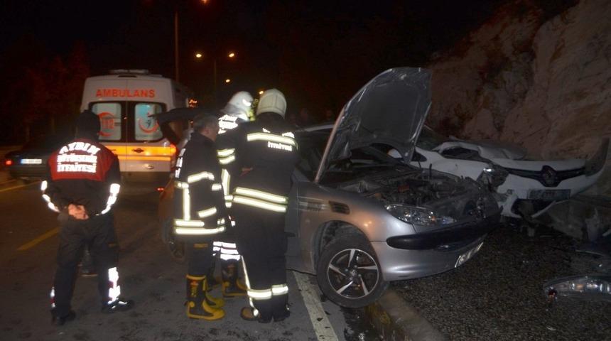 S&ouml;ke&rsquo;de trafik kazası: 3 yaralı