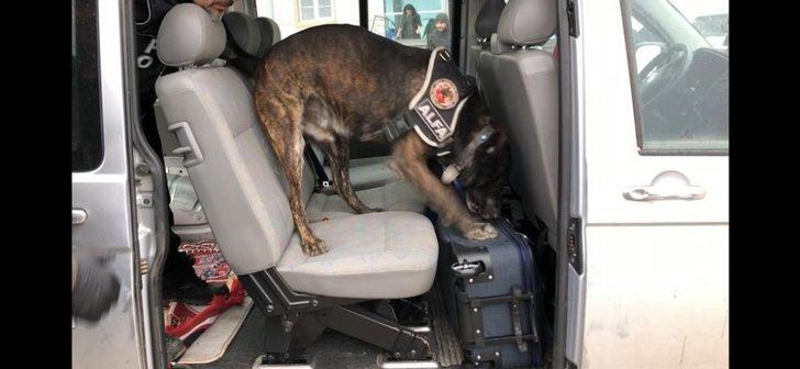 Van’da 2 valiz içerisinde 55 kilo eroin ele geçirildi G3