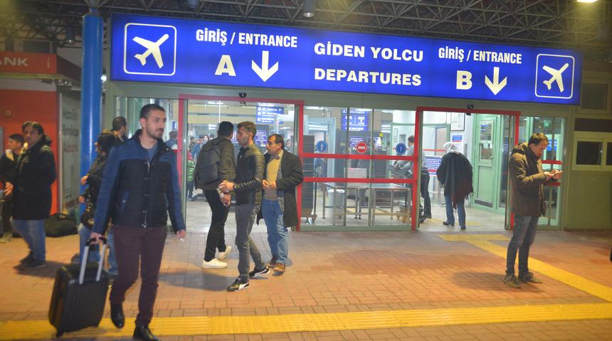 Adana'da uçak seferlerine 'sis' engeli