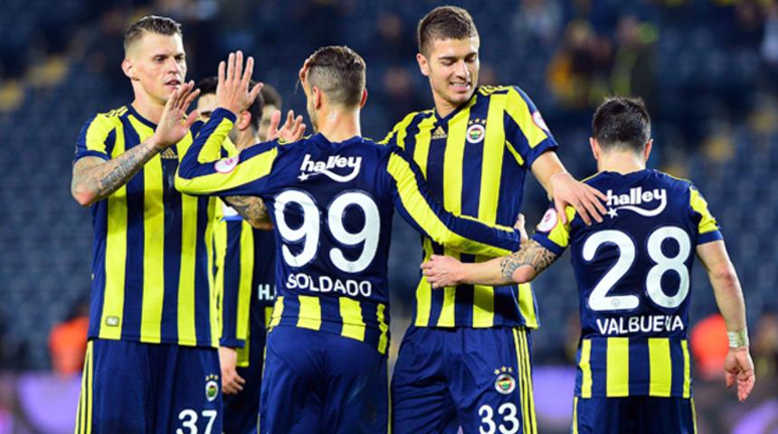 Monaco'da Thierry Henry, Martin Skrtel'in peşinde