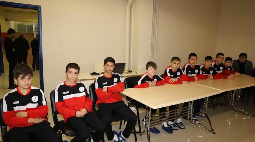 Başkan Başsoy, g&uuml;reş&ccedil;ilerle buluştu