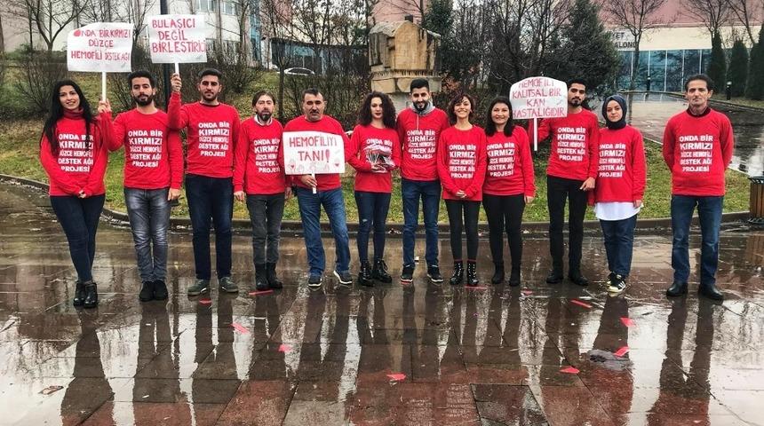 D&uuml;zce &Uuml;niversitesi &ouml;ğrencileri hemofili hastalığına dikkat &ccedil;ekti