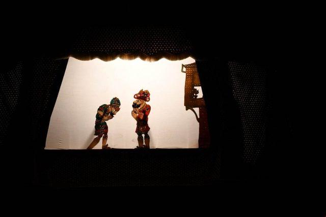 &Ccedil;ocuklar,  Hacivat ve Karag&ouml;z oyunu ile moral buldu 3