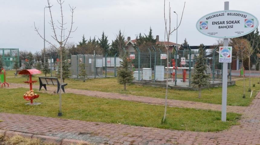 Başkan Dr. Memduh B&uuml;y&uuml;kkılı&ccedil;, &ldquo;29 ayrı b&ouml;lgede Sokak hayvanları i&ccedil;in beslenme noktaları oluşturuldu&rdquo;