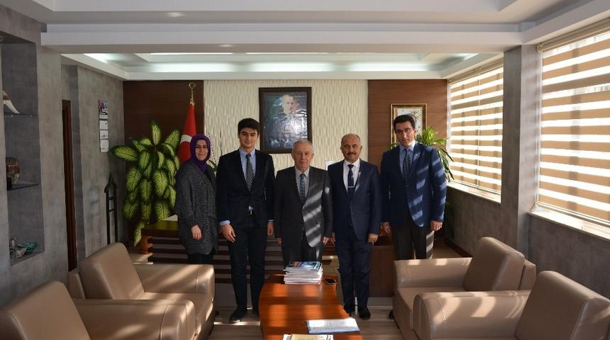 Kaymakam Uzun, &Ouml;ğrenci Meclisi başkanını ağırladı