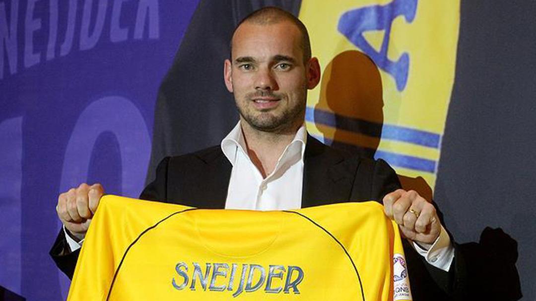 Wesley Sneijder, Galatasaray&rsquo;a d&ouml;nme konusuna sıcak bakıyor