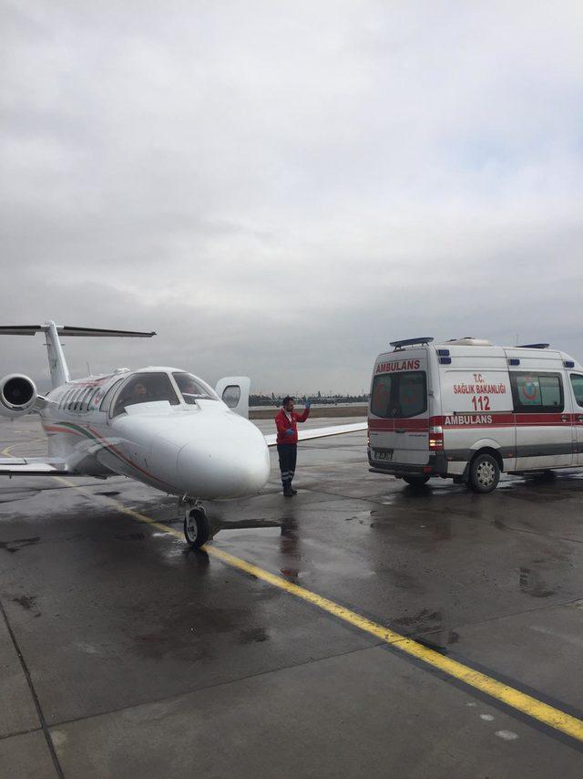 Kalp hastası bebek, ambulans uçakla İstanbul'a gönderildi