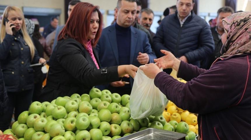 Başkan &Ccedil;er&ccedil;ioğlu, &Ccedil;ine pazarını ziyaret etti