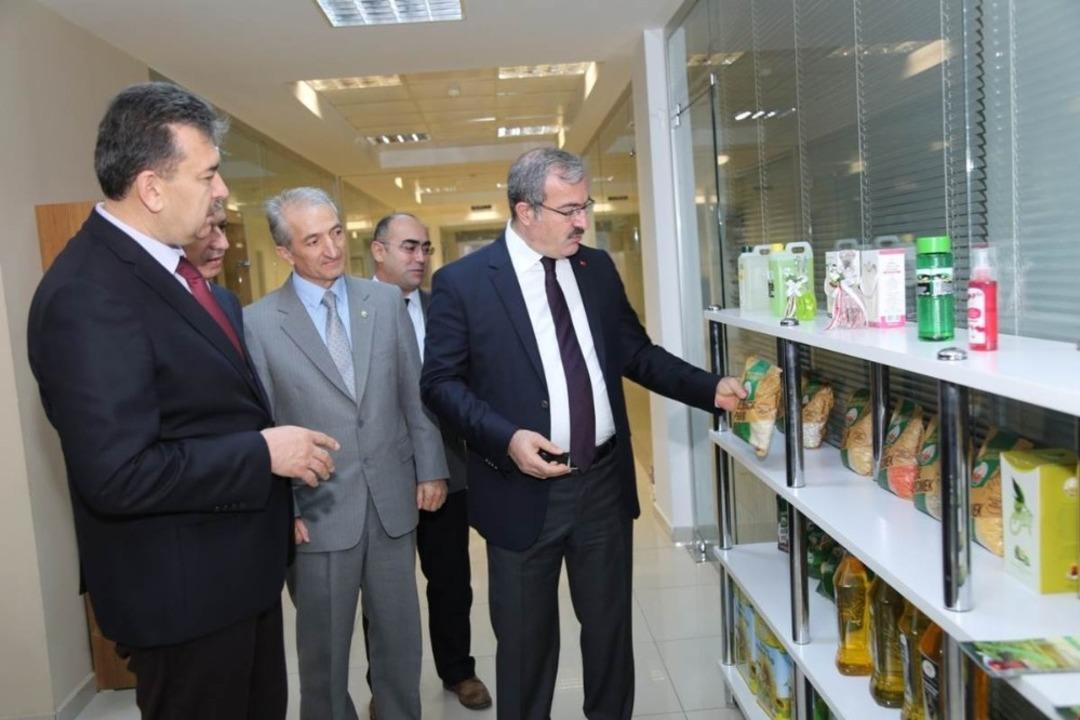 Vali Toraman&rsquo;ın kamu kurum ve kuruluş ziyaretleri s&uuml;r&uuml;yor