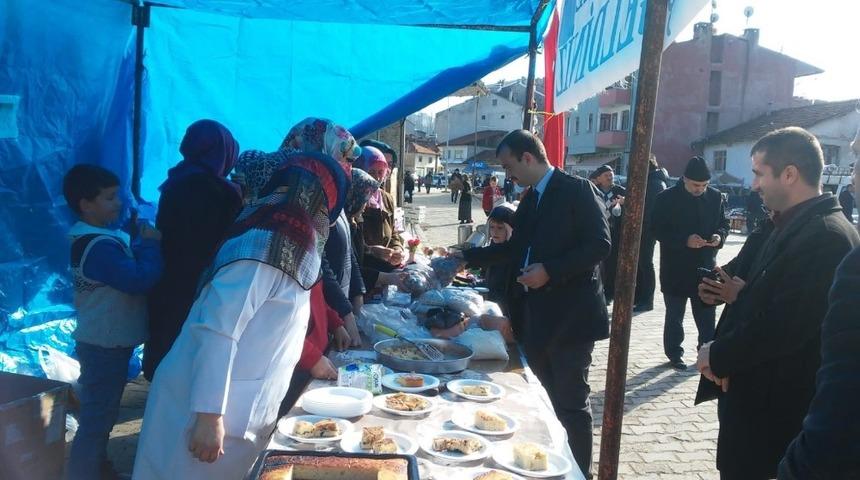 &Ouml;ğrenciler Yemen i&ccedil;in kermes d&uuml;zenledi