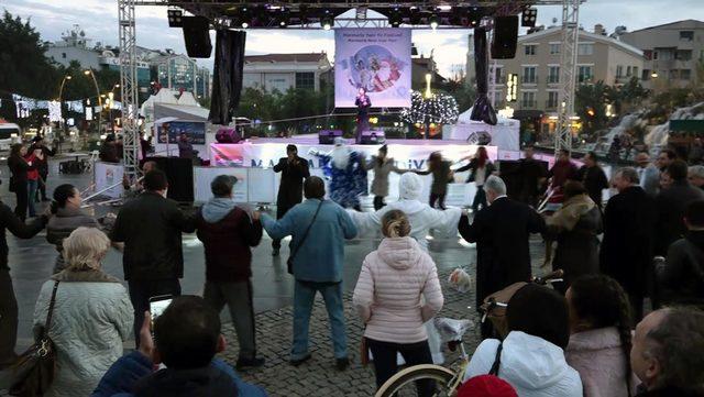 Tatar sanatçı, Marmaris'te yeni yıl konseri verdi