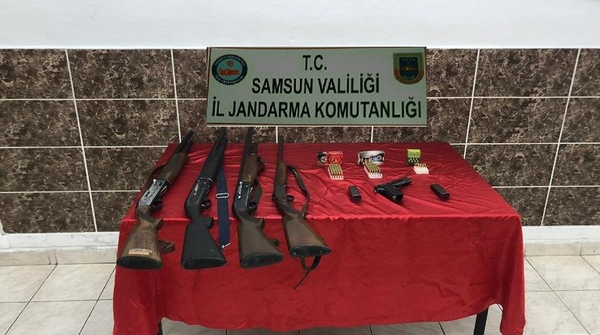 Salıpazarı’nda ruhsatsız tabanca ve tüfek ele geçirildi