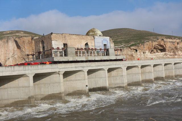 Hasankeyf'teki son eser taşınmaya başladı