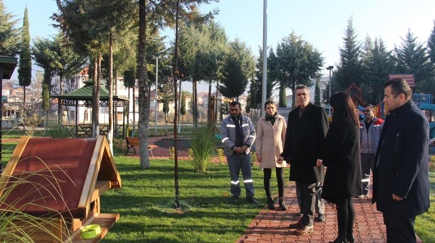 Bucak&rsquo;ta parklara kedi ve k&ouml;peklere kul&uuml;beler konuldu