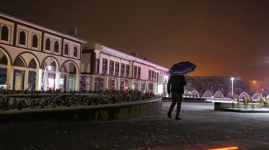 G&uuml;rpınar&rsquo;da kartpostallık kar manzaraları